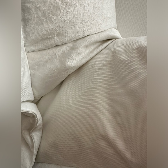 TORY BURCH CROPPED WHITE LOGO DOWN JACKET EUC - Picture 5 of 12